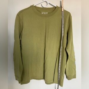 Never worn carhartt women’s medium tshirt